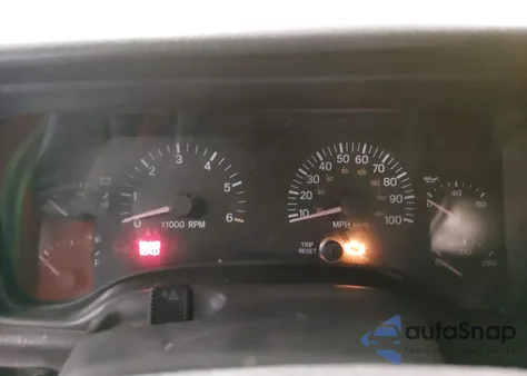 2000 Jeep Cherokee Sport z USA, uszkodzony, nr VIN 1J4FF48S4YL207985